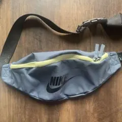 NIKE ボディバッグ