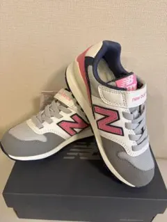 【新品未使用⭐︎美品⭐︎】キッズシューズ　18.5cm ニューバランス　NB 996
