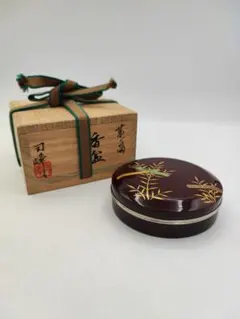 ZZ148　香合　螺鈿　茅(かや)に笛　新井司峰　木箱　茶道具　古物のサムネイル