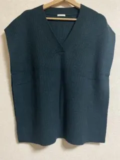 ダークグリーン Vネック ニットベスト