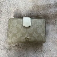 希少レア】COACHクロコベージュ二つ折り財布 - メルカリ