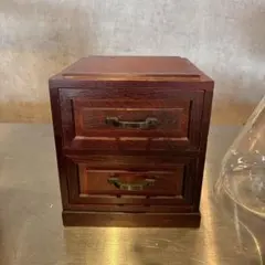 Item thumbnail for item b7e73021-8b49-4fb1-ad17-16b1a1583d2e