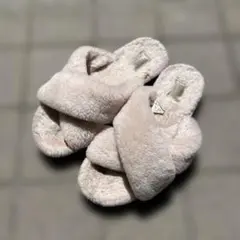 UGG クロスストラップサンダル ピンク