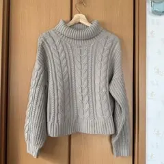 【earth music&ecology】 ケーブル柄　タートルニット/セーター