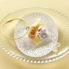 キャンディーバッグ　詰めポーチ　チャーム　黄色　白　ゲーム　カメラ