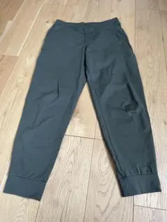 ユニクロ　ウルトラストレッチドライEXジョガーパンツ