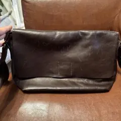 ダークブラウン レザー ショルダーバッグ　本革　鞄