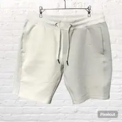 ウノピュウノウグァーレトレ ショートパンツ