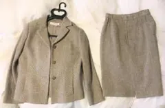 ベージュ系　ツイードセットアップ　ジャケットとスカート