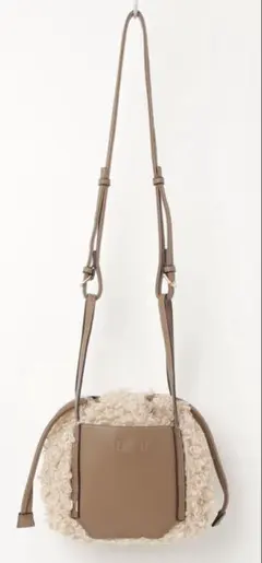 ダイアナ　ショルダーバッグ