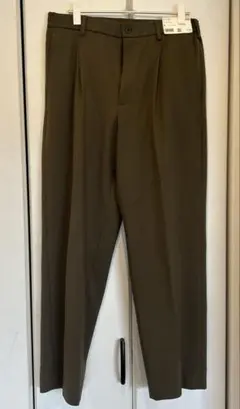 ユニクロ　タックワイドパンツ　メンズM オリーブ