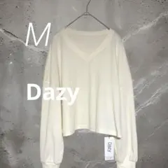 新品✨デイジー　アイボリー Vネック ニット長袖トップス　ショート丈
