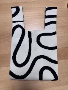 Item thumbnail for item f32c7968-bf86-477a-82fa-add6f92a6584