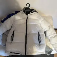 ホワイト ダウンジャケット フード付き