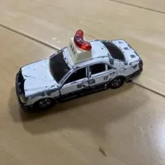 トミカ　クラウン　パトカー