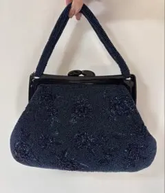 ネイビー ビーズ装飾 フラワー刺繍 クラッチバッグ
