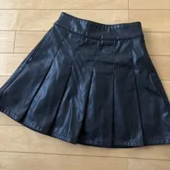 ピンクラテ フェイクレザー プリーツスカート 黒　140 ラブトキ　レピピ　GU