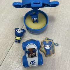 TWICE ツウイ　ガチャ　キーホルダー