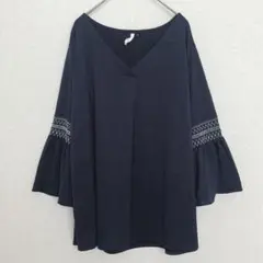 バニラスタジオ|フレアスリーブ シャツブラウス【4L】大きいサイズ 袖刺繍 紺色