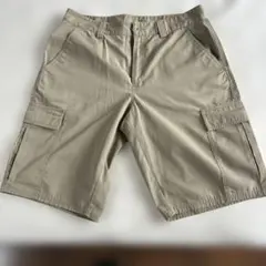 Under Armour カーゴショートパンツ ベージュのサムネイル