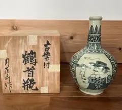 館林源右衛門　古伊万里　紅毛人物絵　オランダ人　洋酒瓶　六角瓶　共箱入 館林源右衛門 古伊万里 紅毛人物絵 オランダ人 洋酒瓶 六角瓶 共箱入