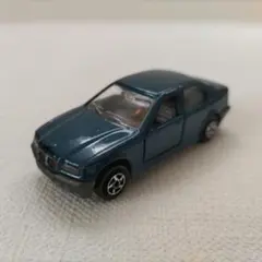 (送料込み)【1/58ダイキャストカー】BMW 325i 【マジョレット】のサムネイル