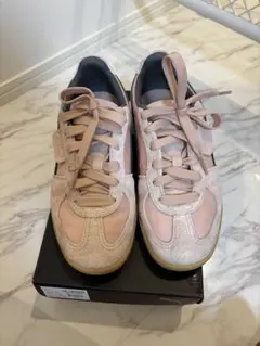 Puma ピンク グレー スニーカー　パレルモ　ドドチハル
