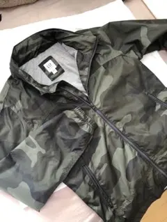 カモフラ柄　GAP kids ウィンドブレーカー