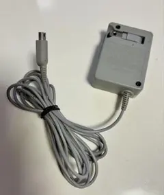 【Nintendo純正】ニンテンドー3DS / DSi アダプター (充電器)