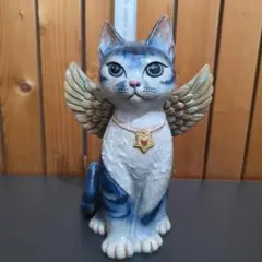 翼のある猫の置物 約23cm
