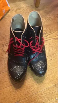 Burberry スタッズ装飾 ブラックブーツのサムネイル