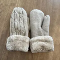 ベージュ ケーブル編み ミトン
