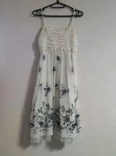 ホワイト花柄刺繍キャミワンピース