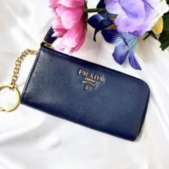 未使用品級✨PRADA 小銭入れ ネイビー サフィアーノレザー 半円型 馬蹄型 PRADA プラダ 財布 日本未発売 1MH021 3つ折り SAFFIANO SHINE