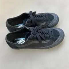 オールブラック スニーカー