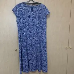 青白ペイズリー柄 フレンチスリーブワンピース 膝丈 Aライン