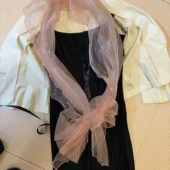 エレガントな黒のパーティードレス