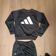 adidas キッズ トレーナー パンツ セットアップ ブラック　裏起毛のサムネイル