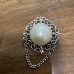 シルバー　パール　ブローチ　ホワイト　レトロ　アンティーク　ヴィンテージ