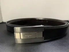 オ*グ様 Ferragamo 黒 レザーベルトのサムネイル
