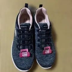 新品　スケッチャーズ　スニーカー　24.5cm