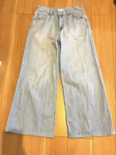 8月1日までの出品！　ユニクロ　ドレープワイドフレアジーンズ　サマーデニム