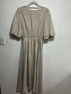 ハニーズ　ロングワンピース ベージュ LLサイズ
