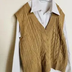 ベージュ Vネック ニットベスト ケーブル編みS