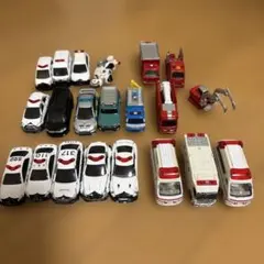 【大人気】トミカ 緊急車両・警察・消防・救急 21台セットのサムネイル