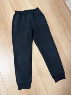 【130cm】黒 スリムフィット 長ズボン ユニクロ