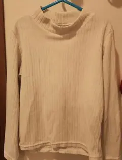 UNIQLOアイボリー リブ タートルネック 長袖カットソー