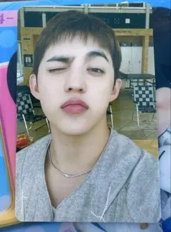 匿名配送 エスクプス トレカ FC 更新特典 スンチョル