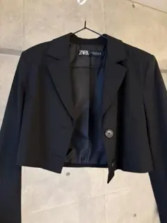 ZARA ブラック クロップドジャケット