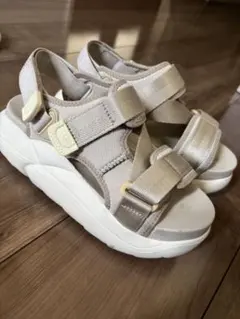 UGGサンダル ラ アルトクロスストラップLA ALTO CROSS STRAPのサムネイル